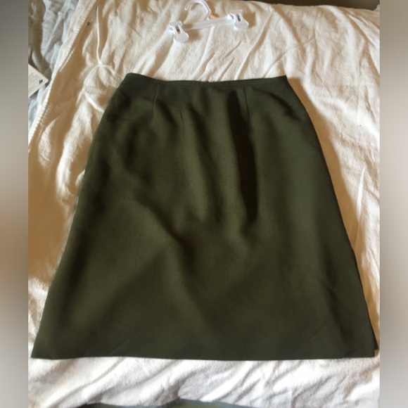 Ellen Tracy Green Skirt - Picture 2 of 6